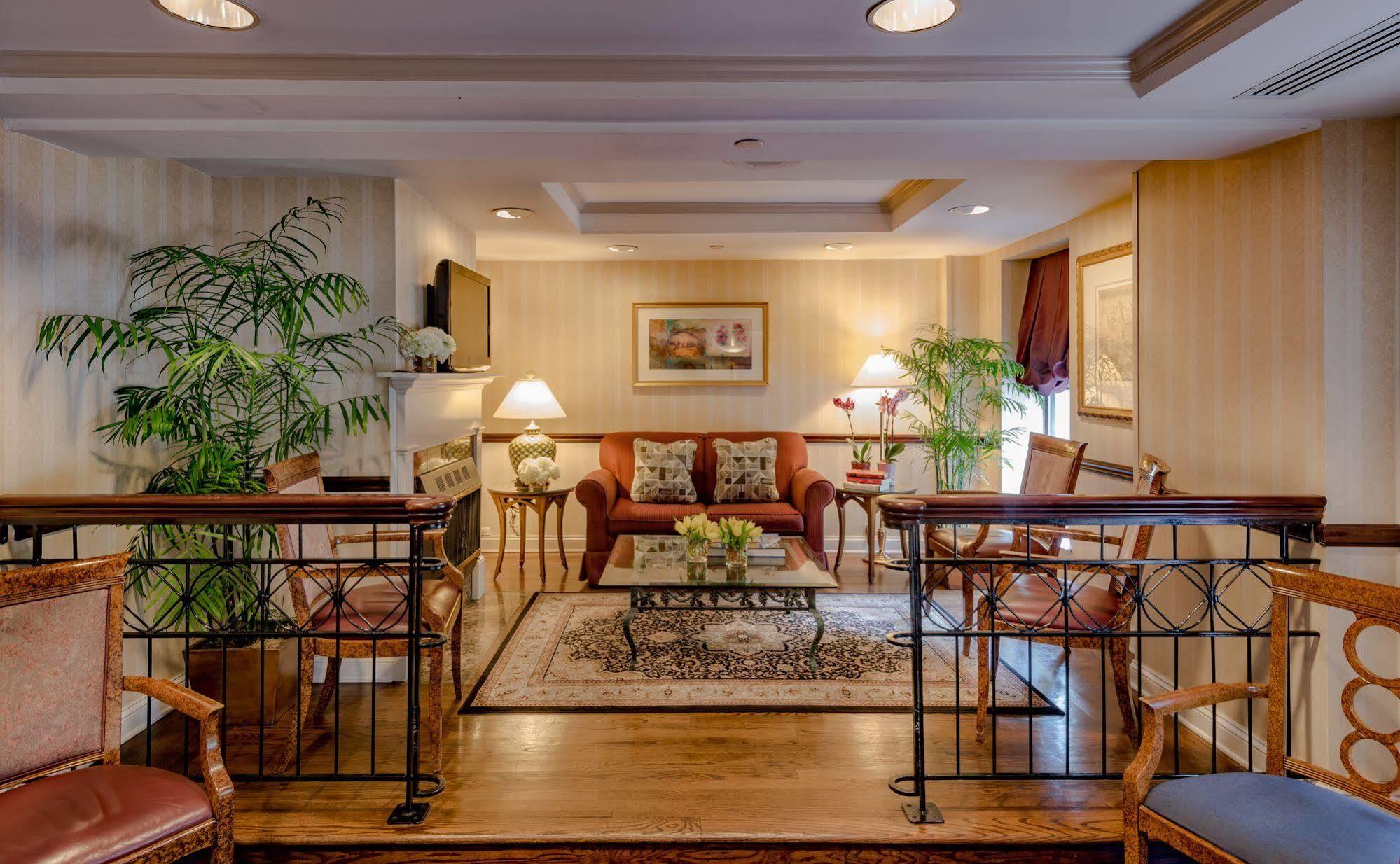West End Dc, Tapestry Collection By Hilton