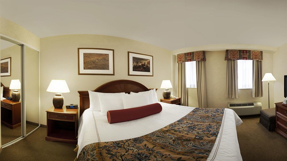 West End Dc, Tapestry Collection By Hilton